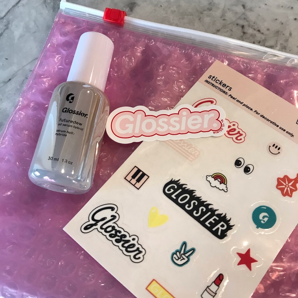 BNWT Glossier - Futuredew